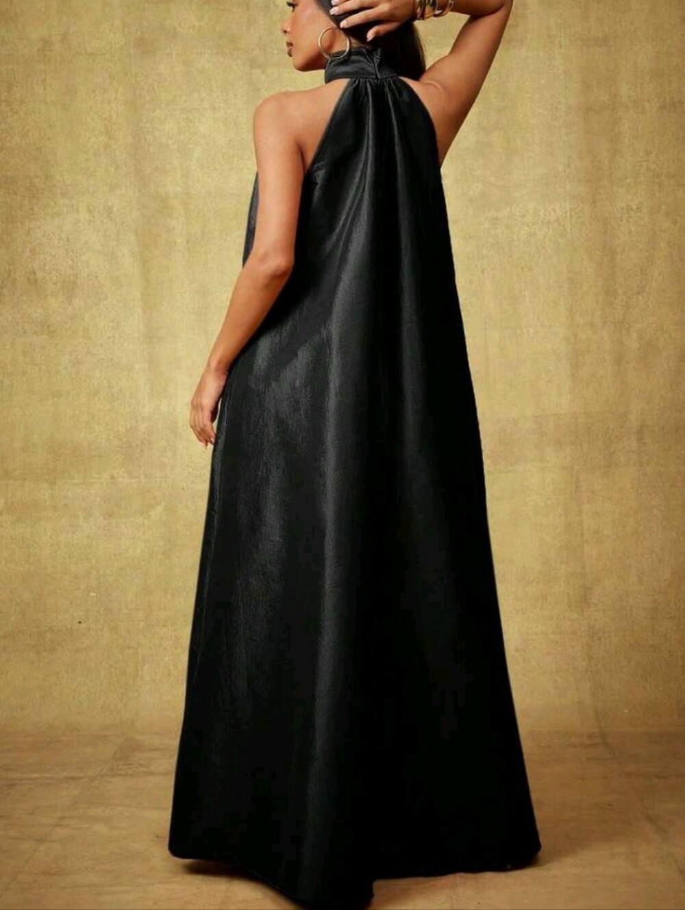Elegant Black Halter Jumpsuit with Bow Neck - Picture 4 of 7